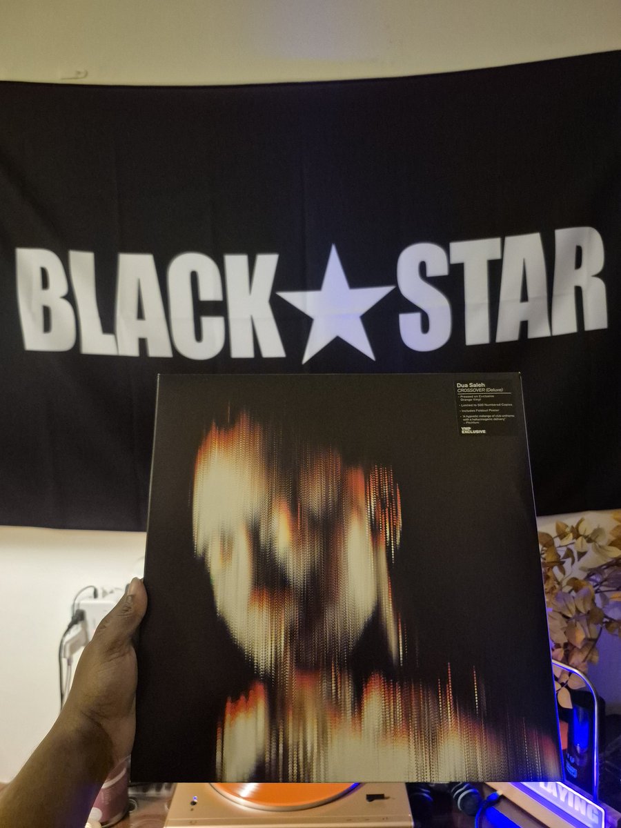 beyondbinary91's tweet photo. This album has one of my favorite Amaarae features on it.  Dua is one of my favorite artists and ya'll pay them dust ugh!!
#NowSpinning: CROSSOVER (Deluxe) by @doitlikedua #CROSSOVERDeluxe #DuaSaleh #VMPExclusive #VinylMePleaseExclusive #VinylJunkie #VinylCollector #OnMyTurntable #VinylAddict #VinylCommunity #VinylCollection