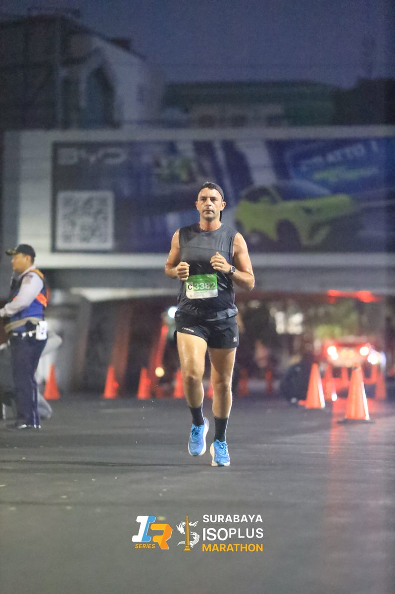 DavidDack's tweet photo. The Half Marathon Isn’t Just a Race — It’s the Realest Test in Running.

13.1 miles of controlled fire. 

Long enough to expose sloppy training.

Short enough to demand raw speed.

You can’t fake it.

You can’t bluff it.

What’s your favorite thing (or hardest lesson) about the half marathon?