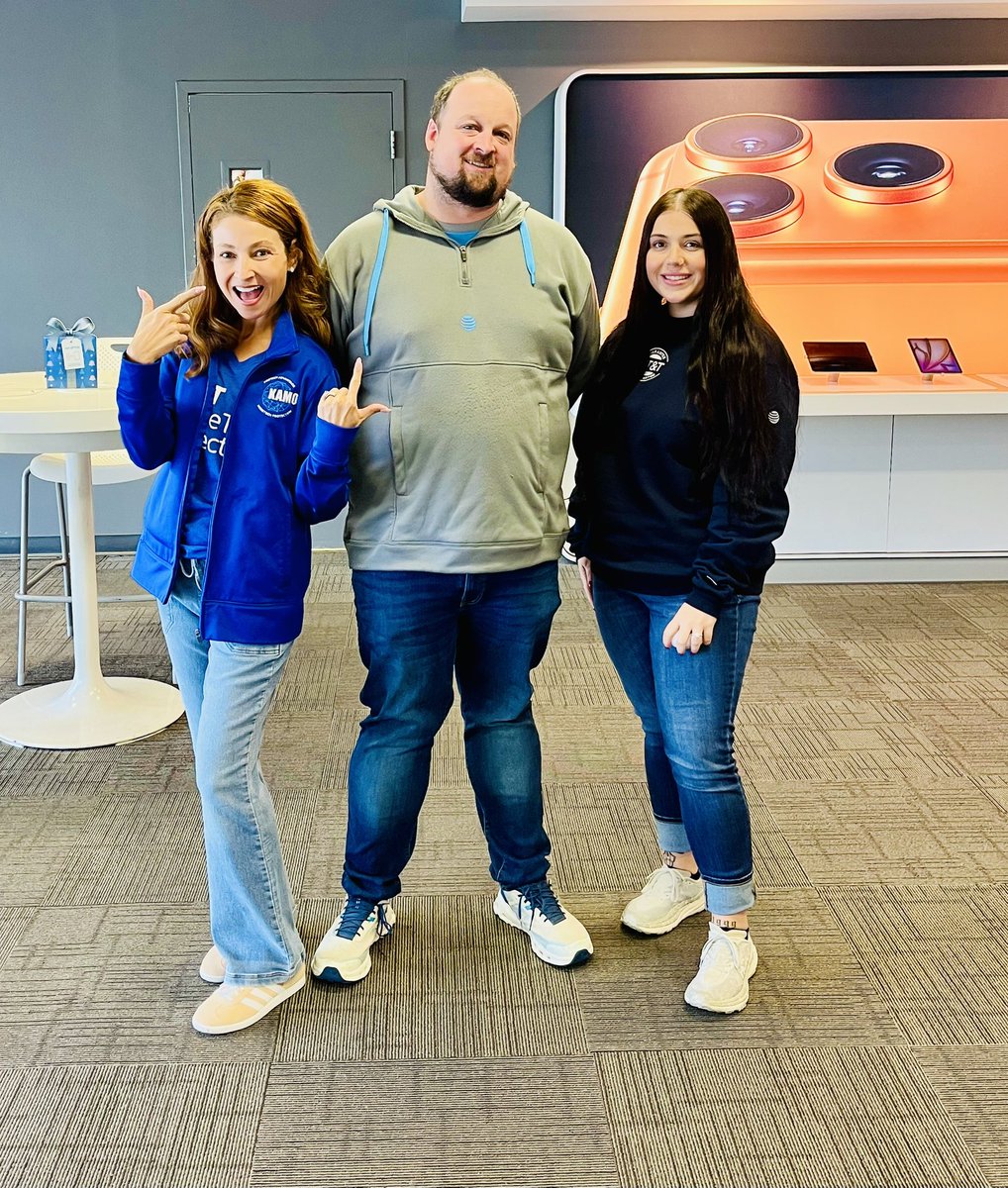 ProTech_Nanci's tweet image. HomeTech Protection Breakfast Club with the ELM PARK team! 

Holidays are HERE! 🎄 
Protect the Tech 🏡 

#WinMoore
#ProtectAdvantage
#HomeTechProtection