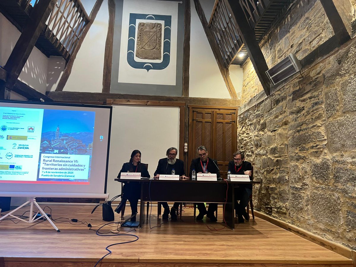 🌳🌲Mesa redonda III. Medidas de impulso en la lucha frente al reto demográfico 
Modera: D. José Luis Moreno Torres. <a href="/fundlocal/">Fundación Democracia y Gobierno Local</a>
🗣️Intervienen:
D. Marcos Almeida Cerrada. <a href="/UniversidadeUSC/">USC</a>
D. Julio César Muñiz Pérez. <a href="/UNED/">UNED</a>
Doña Inmaculada Ruiz Magaña. <a href="/ujaen/">Universidad de Jaén</a>