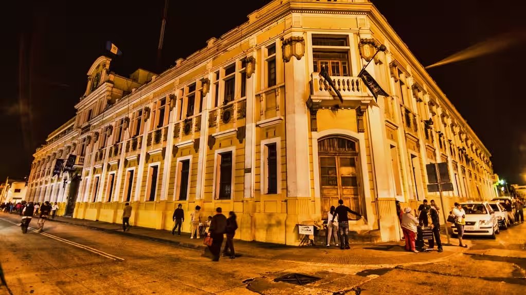 PublinewsGT's tweet photo. Estos son los parqueos que estarán abiertos en la 14 Edición de la Noche de los Museos. 🏛️✨⤵️

Lee📌https://t.co/orOtILOYPj

#Noticias #NochesdelosMuseos #EventosGT https://t.co/8mocM9FBBy