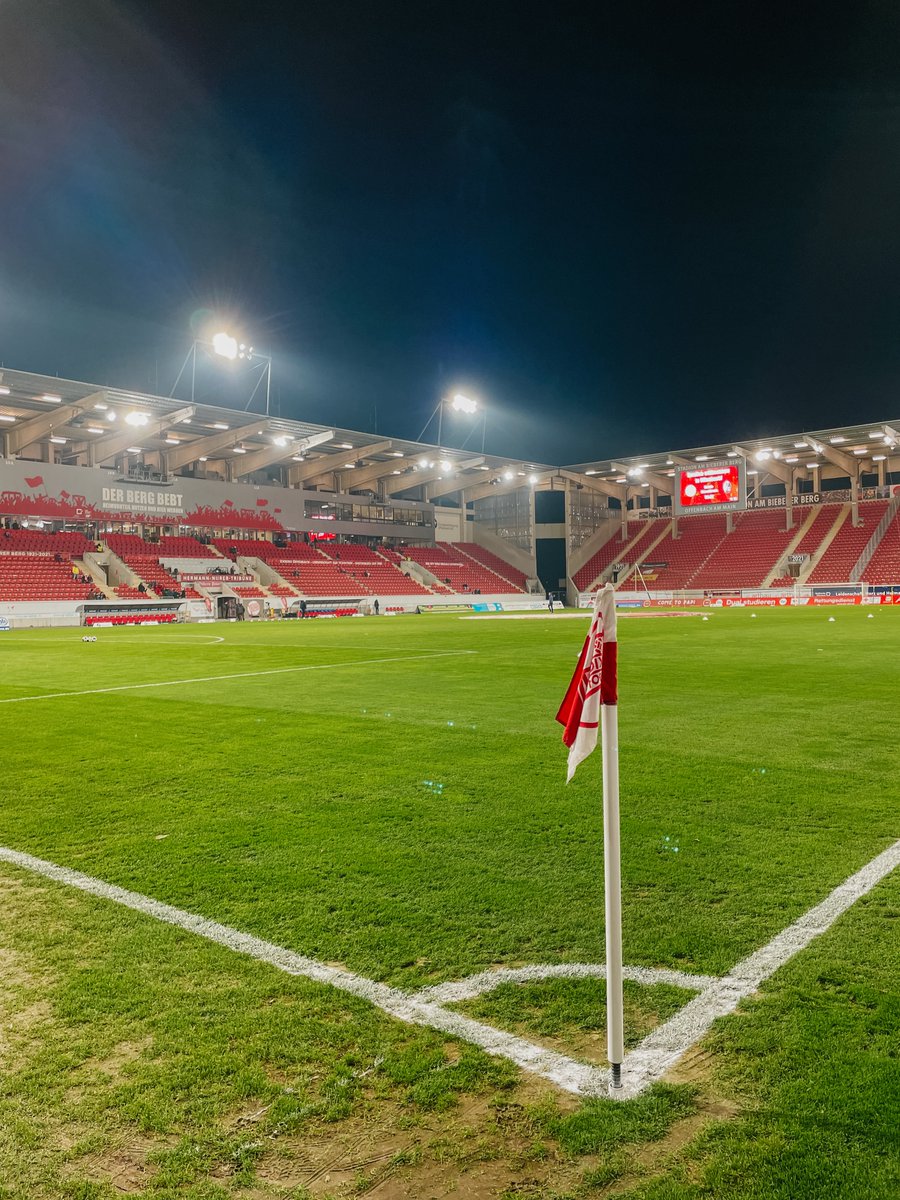 OFC_offiziell's tweet photo. Gude vom Bieberer Berg! 👋🔴⚪️ #OFCSCF #kickersoffenbach #nurderOFC #dasistoffenbach https://t.co/bQDnsSAXkX