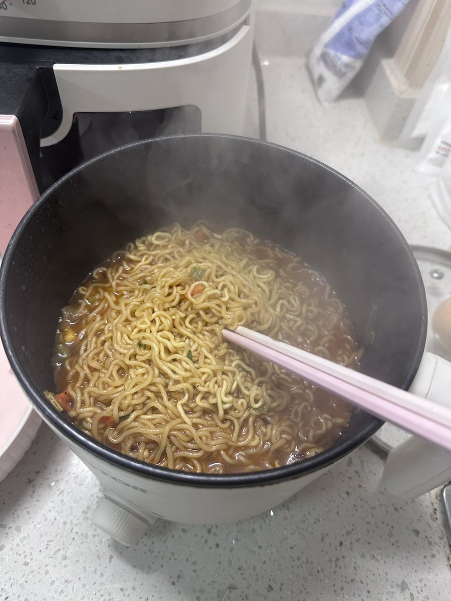 方便面之魂 燃起来了 https://t.co/2MpuAT4LRB