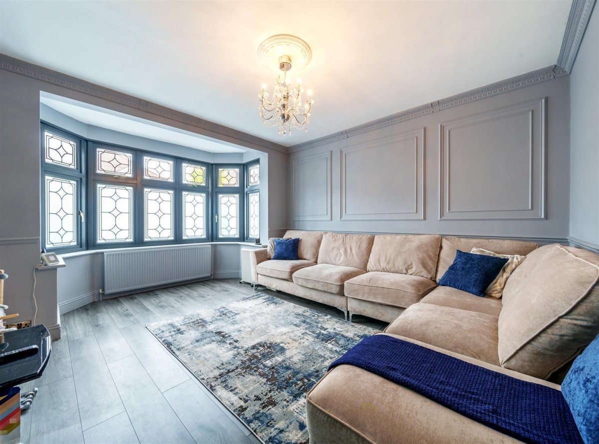 CameronsStiffCo's tweet photo. FOR SALE!

📌 Fleetwood Road, London NW10
🏠 £950,000| Freehold

👉 View property details - click here: https://t.co/9hQssblrb2 https://t.co/st4hh5F9gn