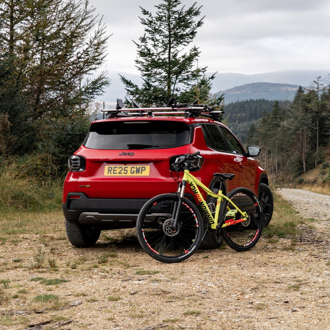 Jeep_UK's tweet image. Go anywhere, do anything – it’s in our DNA.​

With Jeep, adventure evolves with the changing seasons. ​

This autumn, embrace all Mother Nature has to offer – where
will your Jeep take you?​

#Jeep #Compass #Adventure