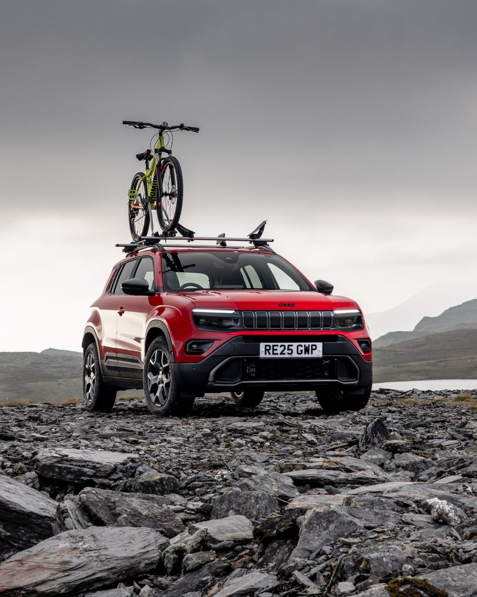 Jeep_UK's tweet image. Go anywhere, do anything – it’s in our DNA.​

With Jeep, adventure evolves with the changing seasons. ​

This autumn, embrace all Mother Nature has to offer – where
will your Jeep take you?​

#Jeep #Compass #Adventure