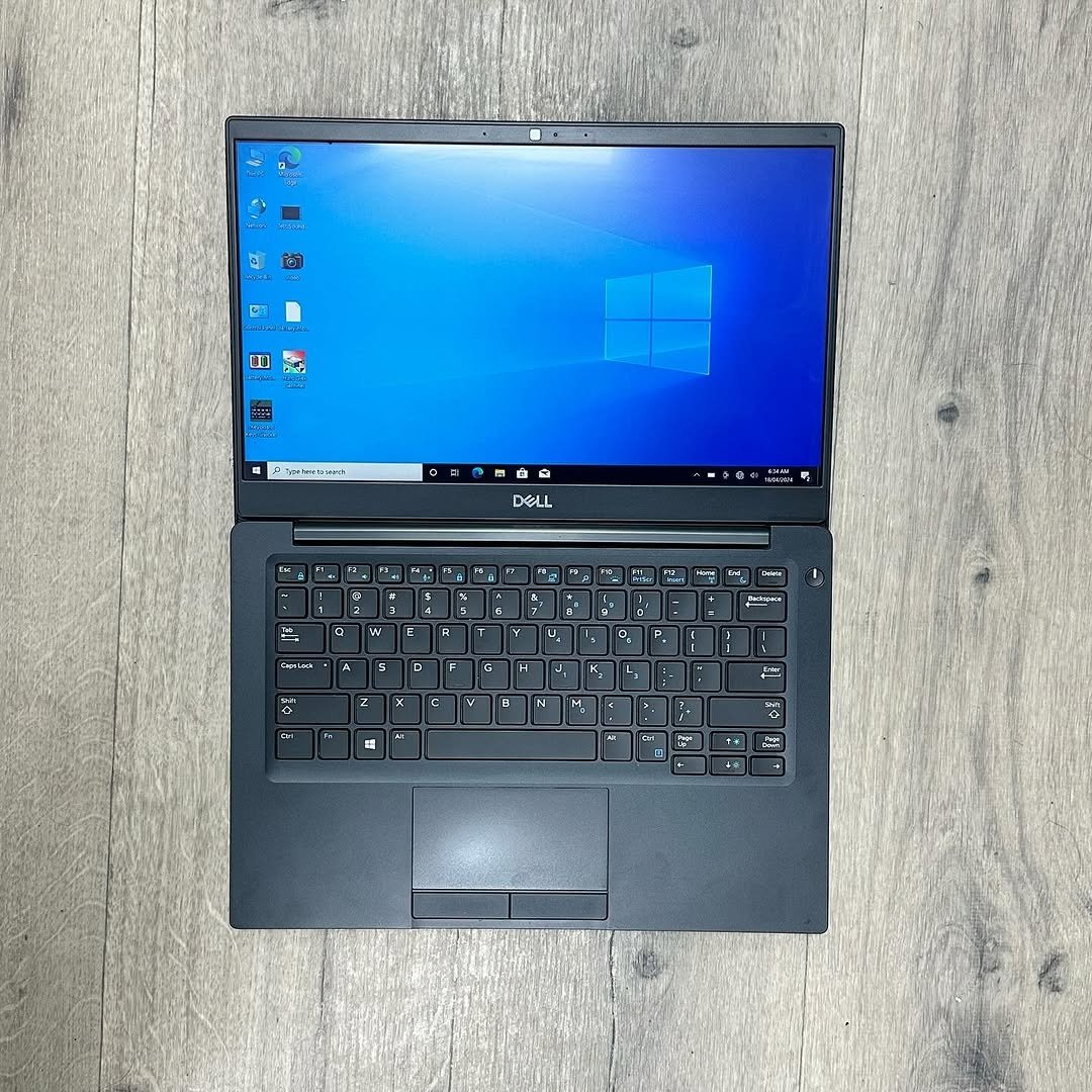 neo_officialll's tweet image. DELL LATITUDE 7390:

16GB RAM
256GB SSD
Corei5-8350U
8th Generation
Touchscreen
Keyboard light
13.3-inch FHD IPS Display
1.70Ghz clock speed
Up to 3.60Ghz Max Turbo
Intel HD Graphics 620

Free laptop bag
Free delivery
Free MTN 4G MiFi
One month warranty

🇳🇬 N350k
🇬🇭 3,200 Cedis