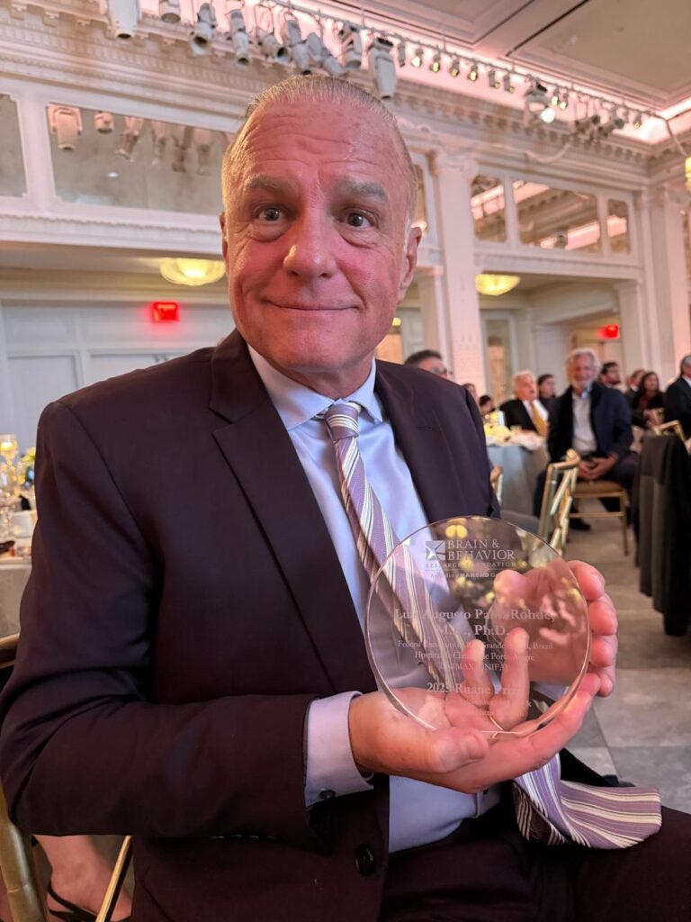 ‘Não há aumento de TDAH nem de autismo’, afirma primeiro brasileiro a ganhar o ‘Oscar da saúde mental’

O psiquiatra brasileiro Luis Augusto Rohde, referência internacional em transtorno de déficit de atenção e hiperatividade (TDAH), foi reconhecido em Nova York com o Prêmio