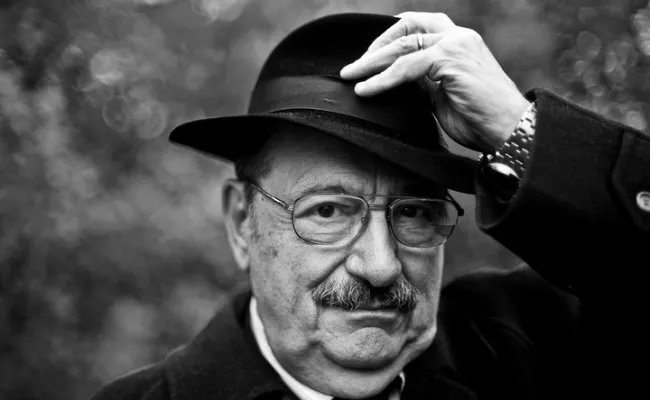 zendalibros's tweet image. “Los hombres nunca hacen el mal de forma tan completa y entusiasta como cuando lo hacen por convencimiento religioso”

(El cementerio de Praga, Umberto Eco)