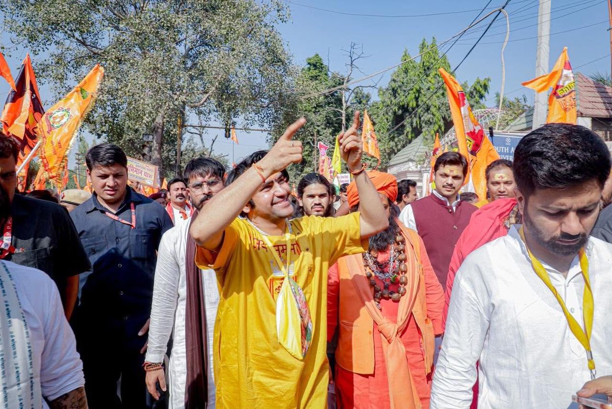 bhupendra_jee's tweet photo. जय श्रीराम!!

#bababageshwar #dhirendrakrishnashastri जी महाराज जी के द्वारा आरम्भ #सनातन_एकता_पदयात्रा 2.0 

एक प्रयास सभी को संगठित करने का
एक प्रयास सभी पिछड़े के घर वापसी का
एक प्रयास पुन: भारत को विश्व गुरू बनाने क�� ... https://t.co/vKAbEhccZx
