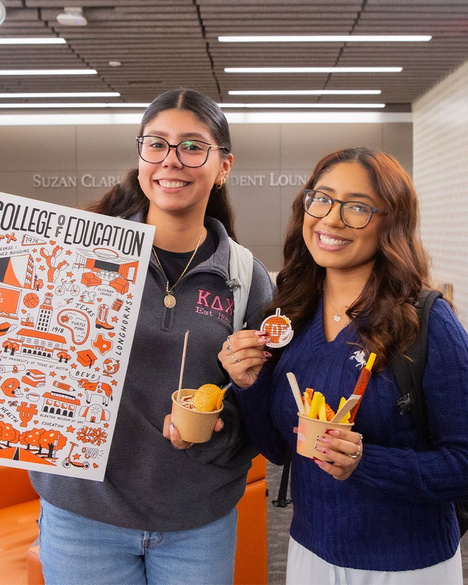 utexascoe's tweet image. Put your #HornsUp for our COE first-gen Longhorns 🤘 

#FirstGenWeek #HookEm