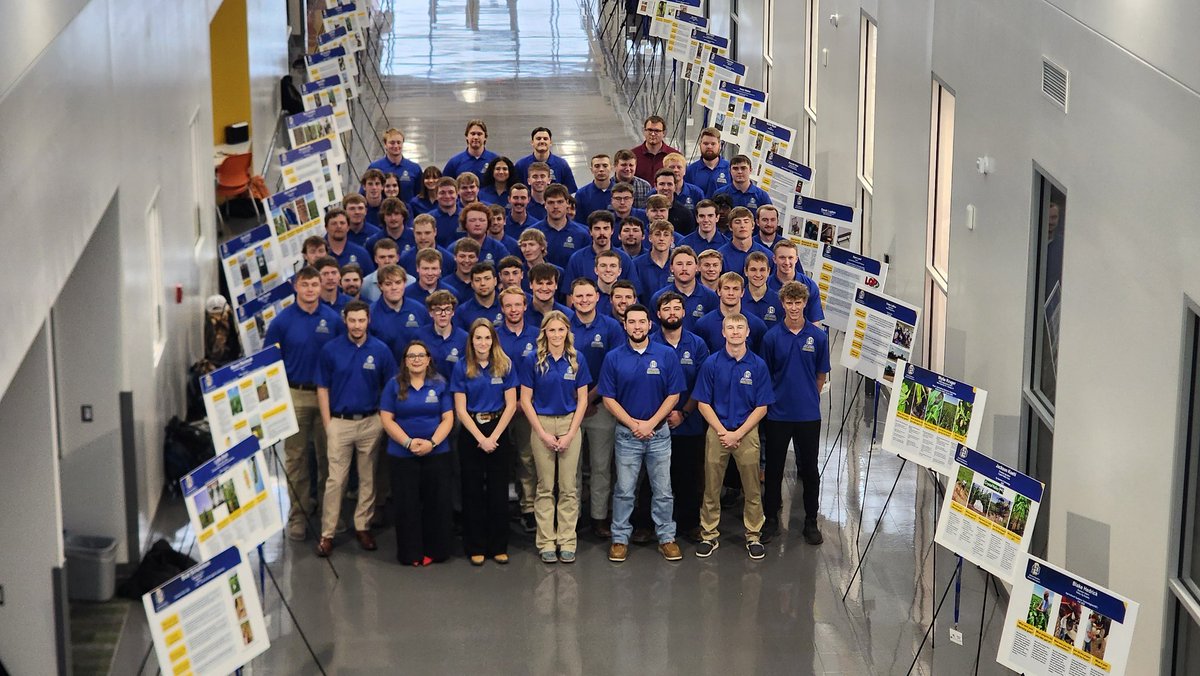 kov_pet's tweet image. Another good #PrecisionConnect event is in the books where our students could share what they learned during their #Internship and what their future goal is. @SDState @SDStateCAFES