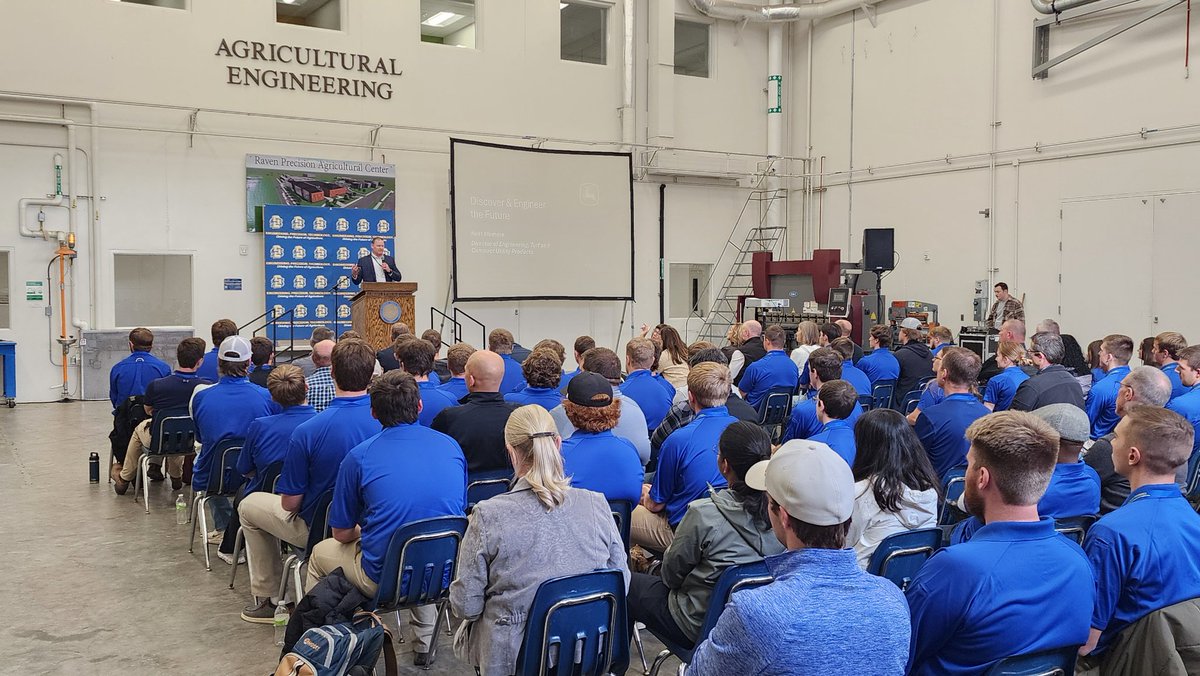 kov_pet's tweet image. Another good #PrecisionConnect event is in the books where our students could share what they learned during their #Internship and what their future goal is. @SDState @SDStateCAFES
