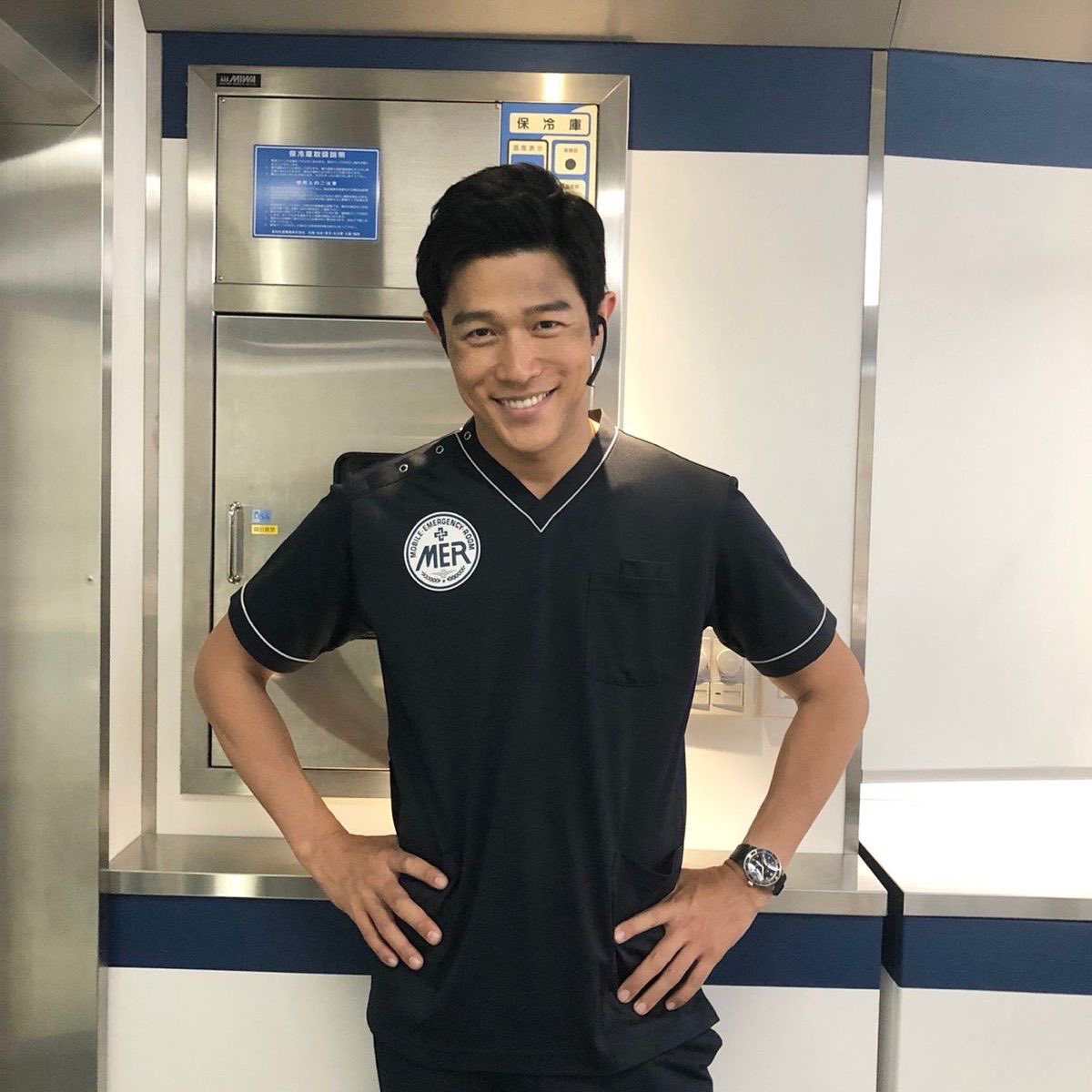 kh30645's tweet image. 久しぶりに孤狼の血LEVEL2見た🐺
やっぱり何度見ても思うのは上林の
仕草や表情、特に目つきがこいつは　
やばいと思わせる恐ろしい演技力だし
優しい声をしている人がこんなドス効
いた声でるのほんとすごい....
「医師の喜多見です。」を演じた同一人物
とは思えない。
#孤狼の血LEVEL2 
#鈴木亮平