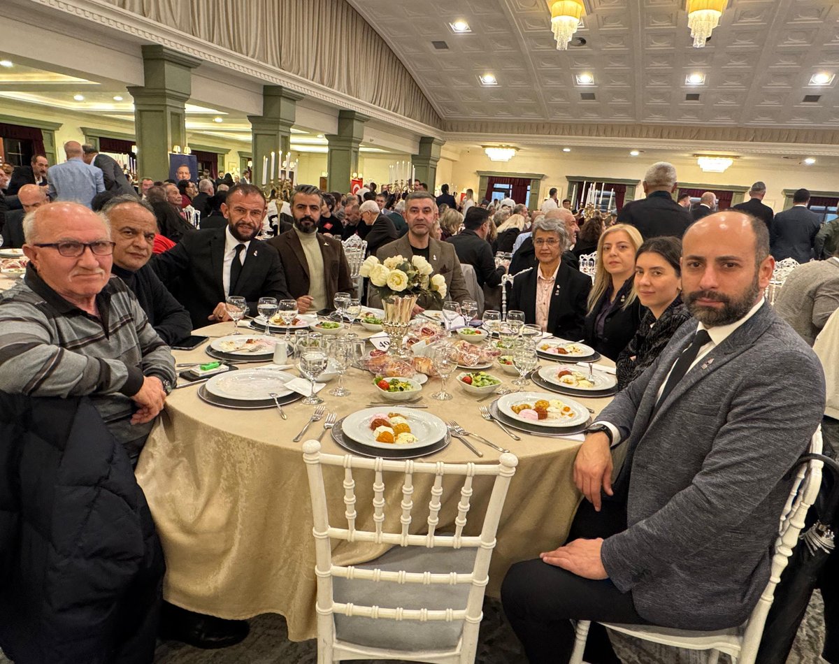 zaferpartisi26's tweet photo. Bu akşam Cumhuriyet Halk Partisi Odunpazarı İlçe Başkanlığı'nın düzenlediği dayanışma yemeğinde yer aldık.

Nazik davetleri için CHP Odunpazarı İlçe Başkanı Sn. Rahmi Çınar ve yönetimine teşekkür ediyoruz. https://t.co/V2cJLgpWtN