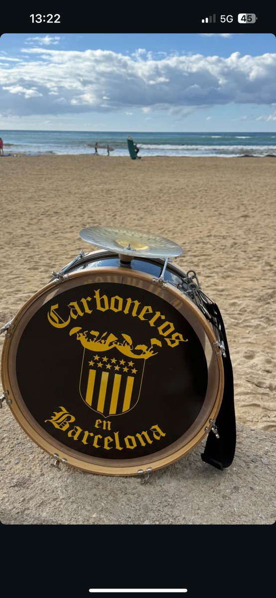 LADEMIALMA's tweet photo. Peñarol en todo el mundo https://t.co/QG8rK8ptHB