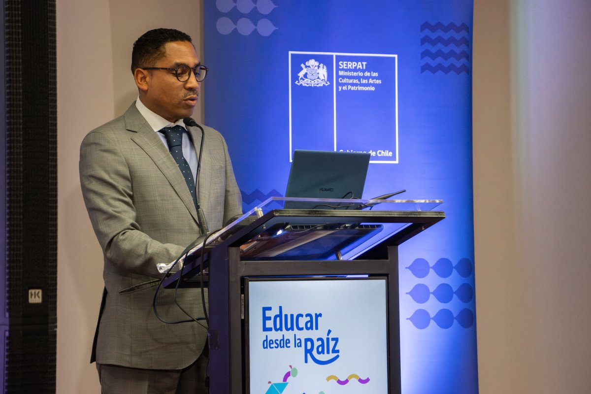 crespial's tweet image. El #CRESPIAL participó en el XII Seminario Internacional de #PatrimonioInmaterial: Educar desde la Raíz, realizado en Santiago de Chile.
Nuestro Director General, Owan Lay González, acompañó la ceremonia inaugural junto a autoridades del @SerpatChile y la @UMCEChile.
Un espacio…