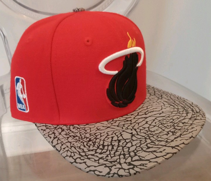 FakeRuthLowery's tweet photo. #MiamiHeat #Jordan3 style Elephant Print Hat by #ProStandard

For Sale NOW on my #eBay

#StrapbackHat in excellent condition

https://t.co/sdPfloGYHe https://t.co/G2SOgz9FLU