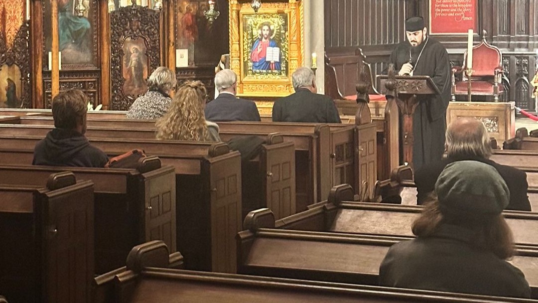 ROArchUK's tweet image. Întâlnire a organizației „Friends of Mount Athos” la Parohia Românească din Holborn
Meeting of the ‘Friends of Mount Athos’ organisation at the Romanian Orthodox Parish in Holborn

🇷🇴 tinyurl.com/d98wrne6
🇬🇧 tinyurl.com/42k23h5c

#roarch #athos #holborn #orthodoxcommunity