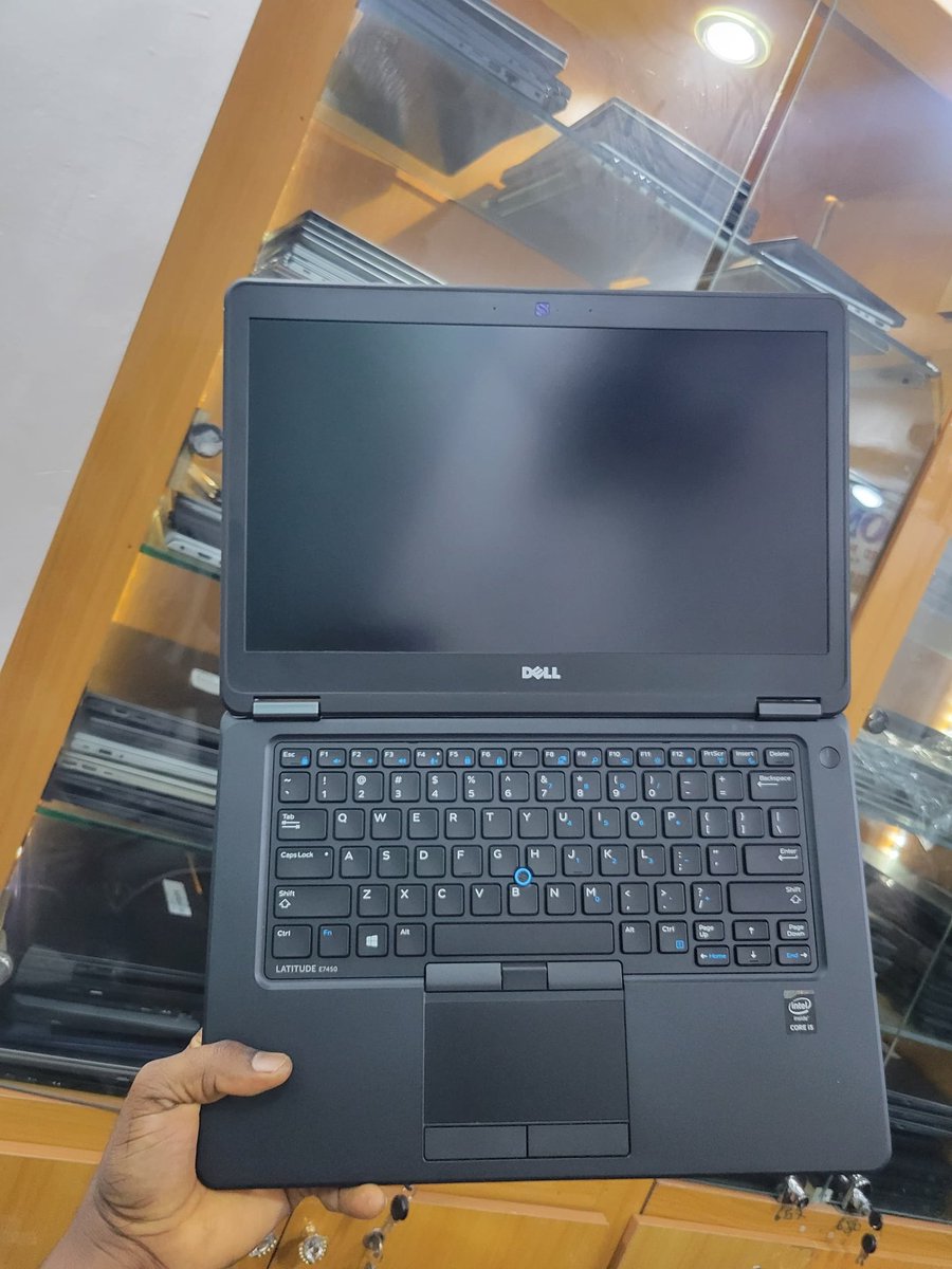 Val Gadgets tweet media