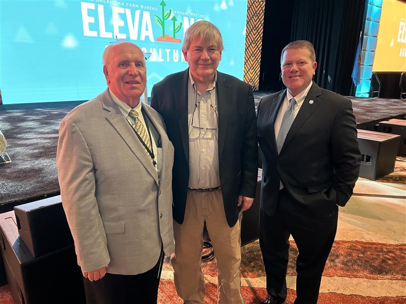 OK_Broadband's tweet image. Director Sanders was honored to address @okfarmbureau at its 84th annual meeting. A lifelong farm bureau member, Sanders highlighted the ongoing work being done by the Oklahoma Broadband Office and Governing Board to bring Oklahoma’s unserved areas online.