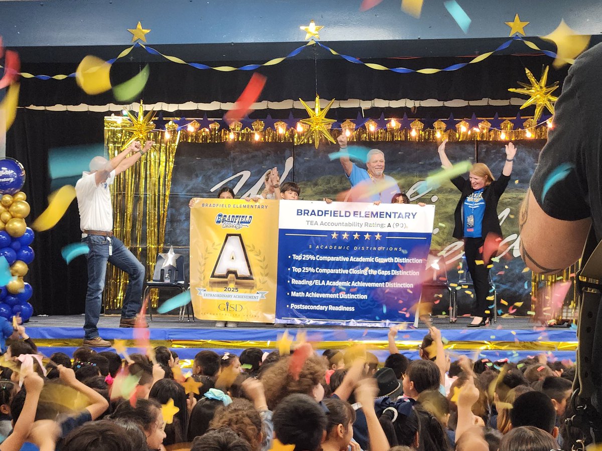 Bradfield is celebrating being an A campus for the 3rd year!! So proud of my fabulous school!! #bradfieldsbest #bestschoolever <a href="/BES_Cowboys/">Bradfield Elementary</a>  <a href="/pkehoe06/">Patricia Kehoe</a> <a href="/GreenRasheda/">Rasheda Green</a> <a href="/martinezs1_/">Sarai Martinez</a>