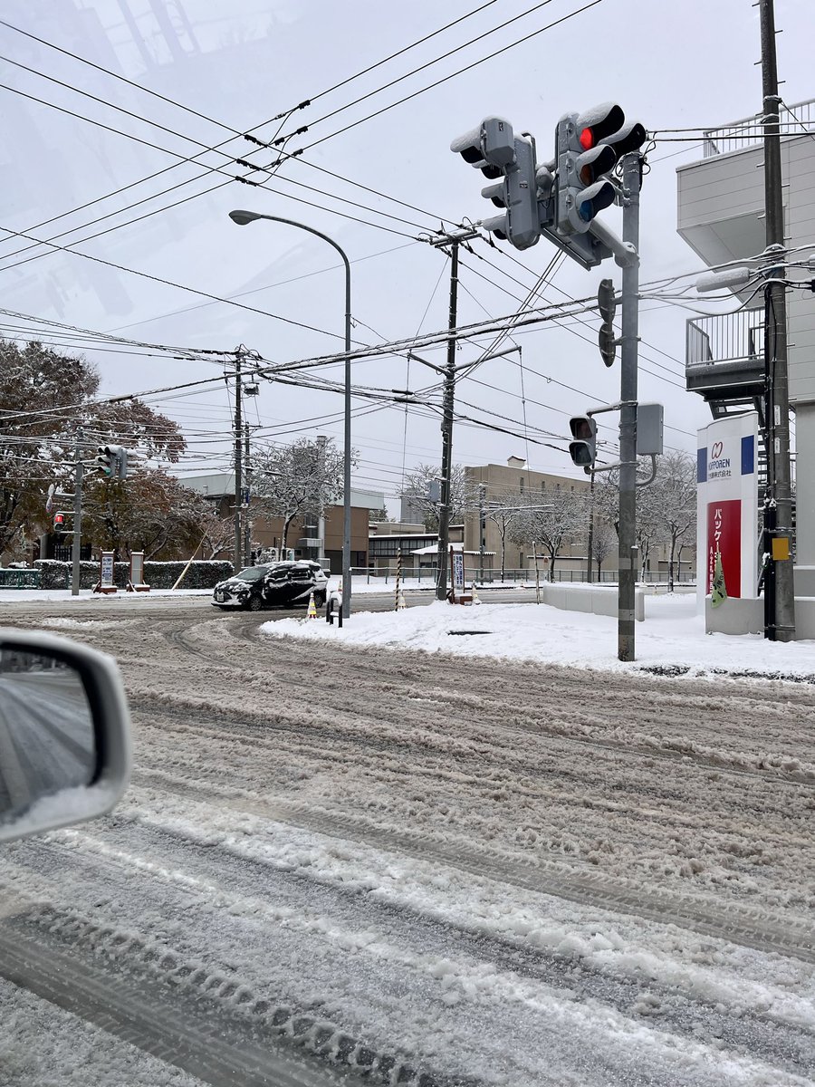 bigjun_close's tweet image. ひと晩でやられたっ！
まだ夏タイヤ！
誰も俺に近寄るな！