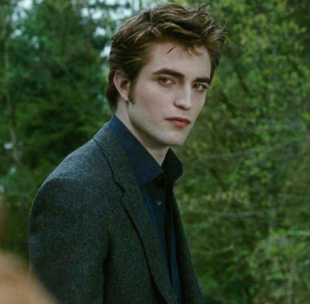 new moon edward cullen >>>>