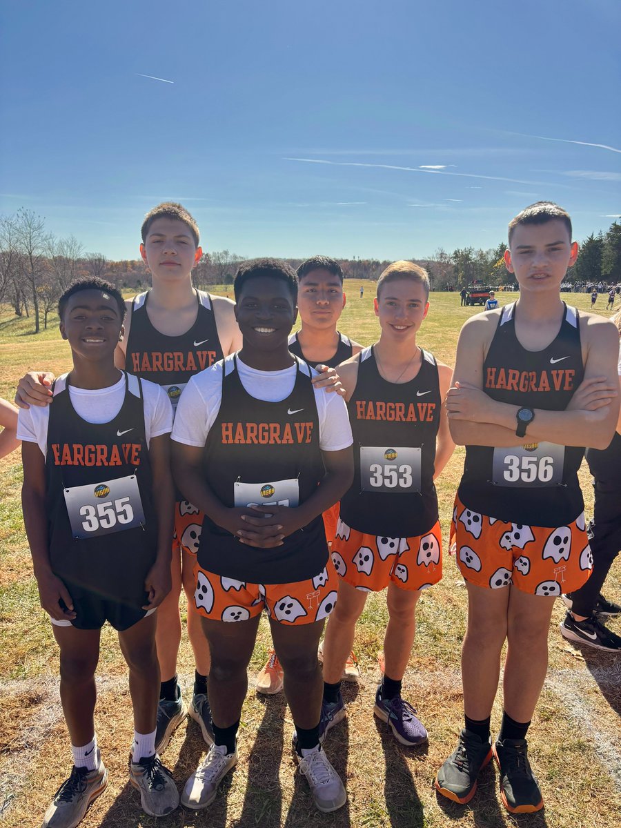 HargraveTigers's tweet image. A huge congratulations to our Cross Country team for an amazing season! 

A big thank you to all the families, coaches, and faculty who supported our runners this season 

#HargraveTigers #CrossCountry #TigerPride #Teamwork #TigerSpirit