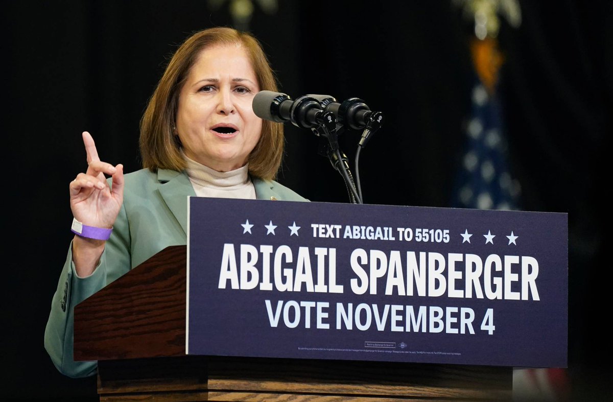 TurkidareHaber's tweet image. Gazala Haşimi …Virginia Vali Yardımcısı olan ilk Müslüman kadın

turkish.aawsat.com/d%C3%BCnya/520…