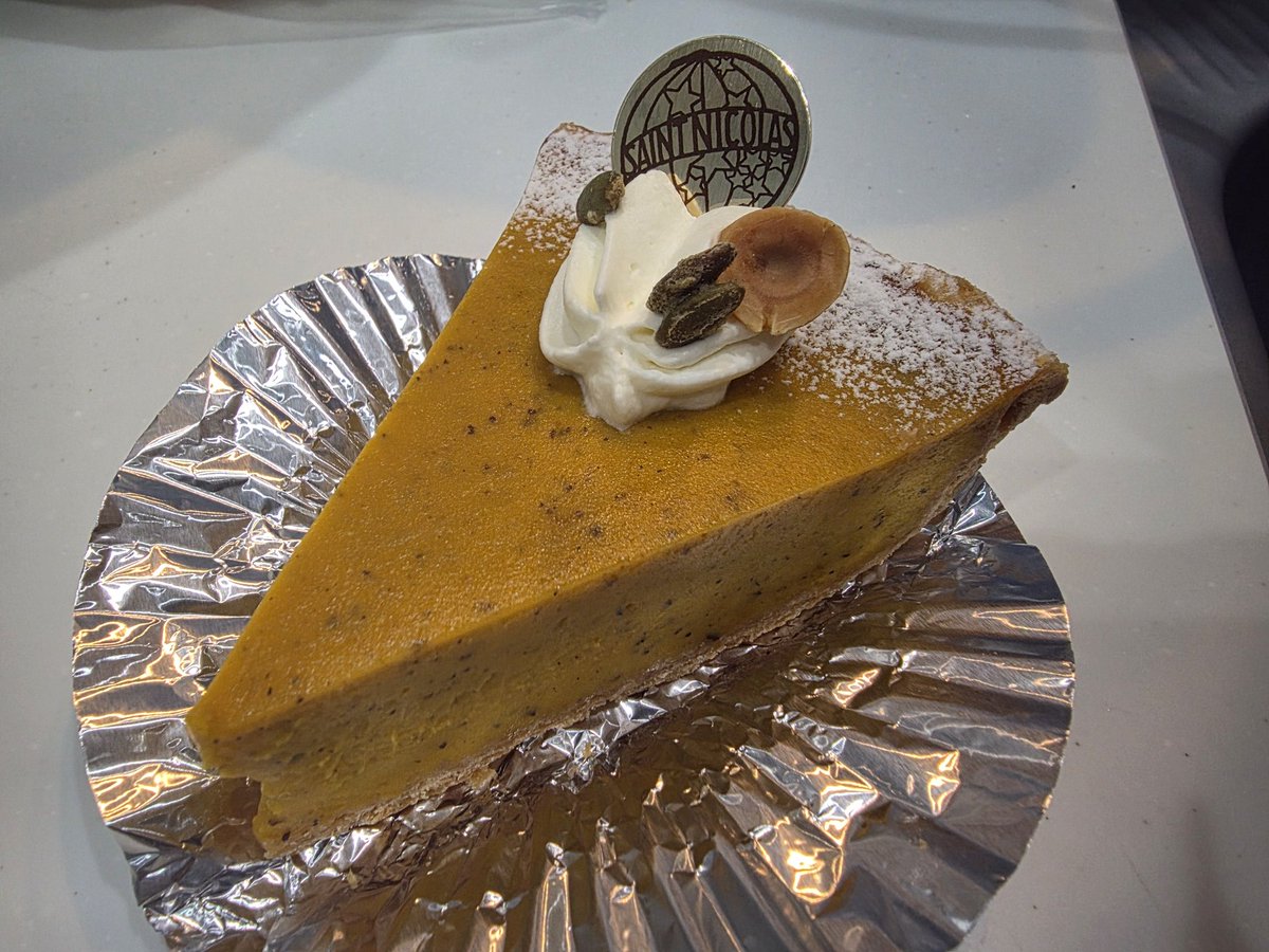 朝ジム1/土日🏃‍♂️
今日明日と🥔トリオで演奏🎵
秋の陣、3本中2本です。

冬の陣、春の陣もありなかなか忙しい🥔。春公演は追ってお知らせ✨

今年も残り少なく、慌ただしく終わりそう。インフル注意報です❗

#TresPatatas #バンドネオン