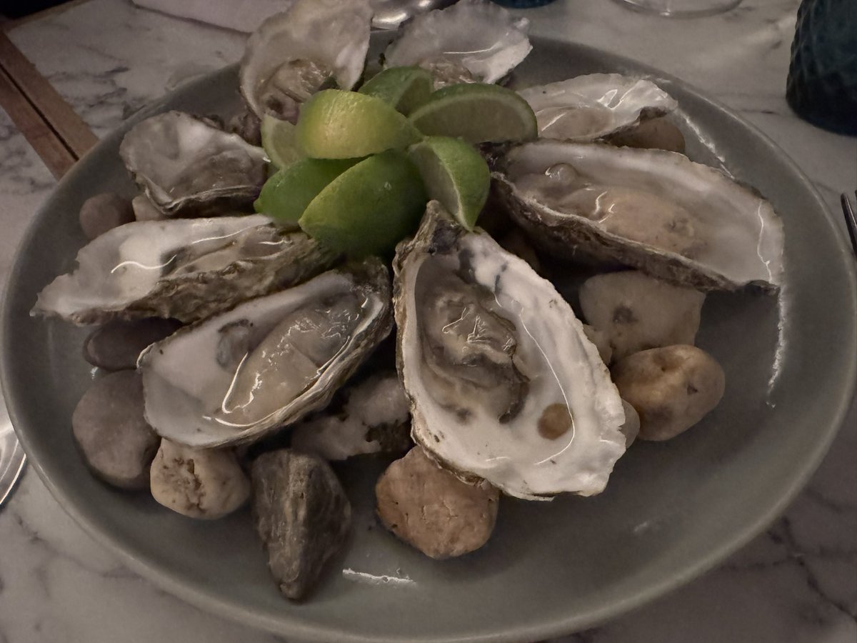 Wki812's tweet photo. Delicious dinner in Porto https://t.co/9R8vNaFyXD