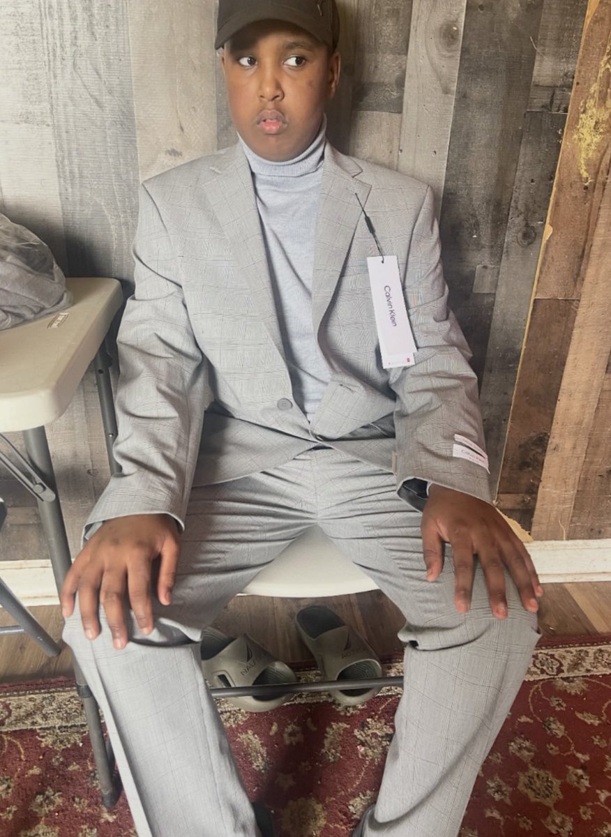 FairfaxCountyPD's tweet photo. Missing: 14-year-old Abdiullaahi Abdi, last seen today @ 3:20pm in the 6000 block of Arlington Blvd. He is 5'8”, 145lbs, black hair &amp; brown eyes. Last seen wearing a green jacket with blue jeans. Endangered due to mental &amp;/or physical health concerns. Call 911 with info. https://t.co/02PHxOnOV0