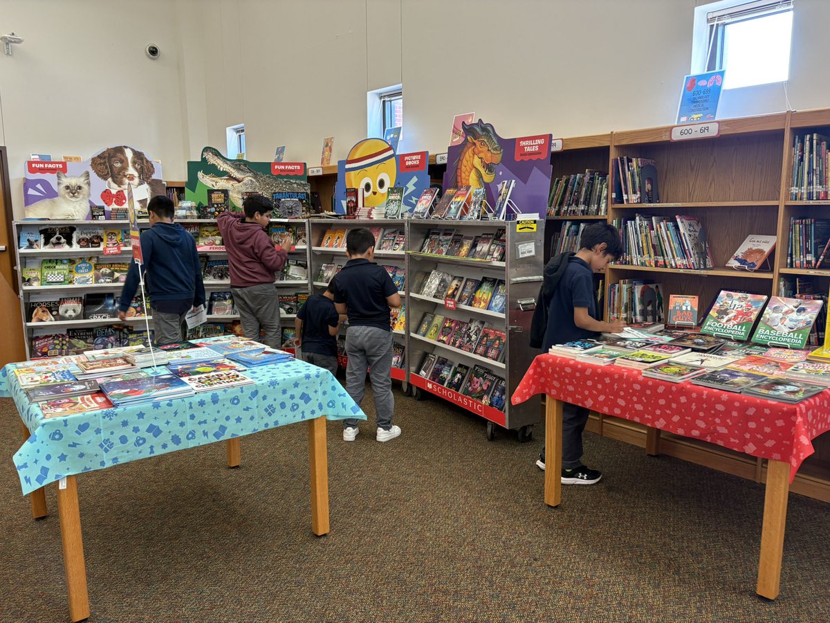 ASalazarLibrary's tweet photo. We kicked off our Book Fair today at Salazar Elementary and our students are getting ready to invest in some great reads just in time for our fall break!! 👏🏻 https://t.co/4u1MOVTxJJ