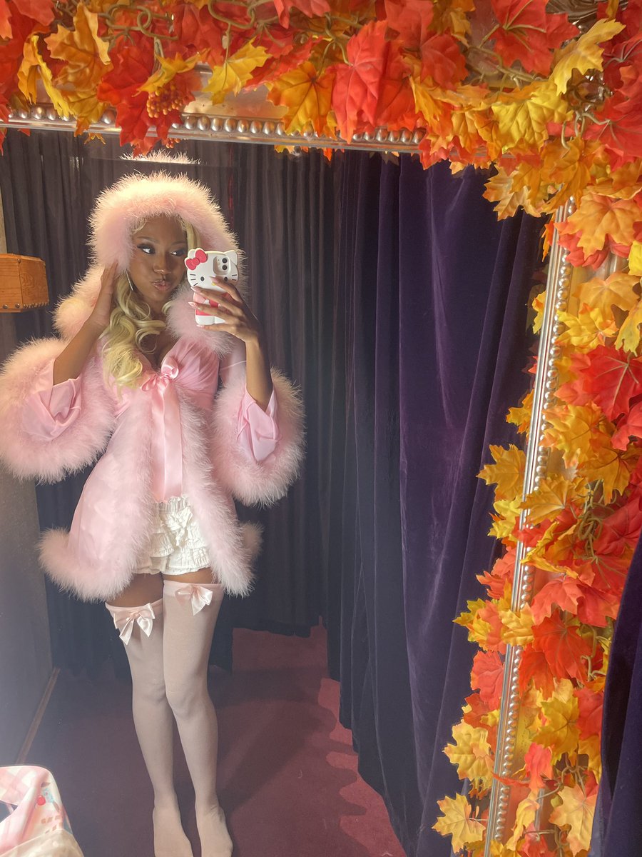 Can’t wait till I can actually buy this and be an official trashy lingerie girl 😫🧁