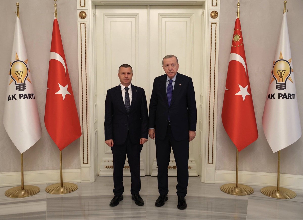 abdurrahmankuzu's tweet photo. "Her görev bir emanettir; bu emanet, aziz milletimizin bize verdiği bir sorumluluktur. Biz de bu emaneti, devraldığımız noktadan daha yukarı taşımak için gece gündüz, durup dinlenmeden çalışacağız." https://t.co/35eJqDVsQG