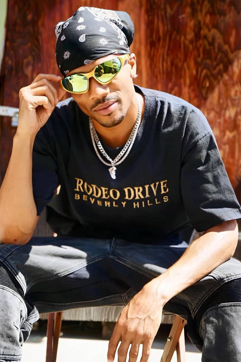 Keep Doing You. ✈️

Rocking @thebeardedbeagle