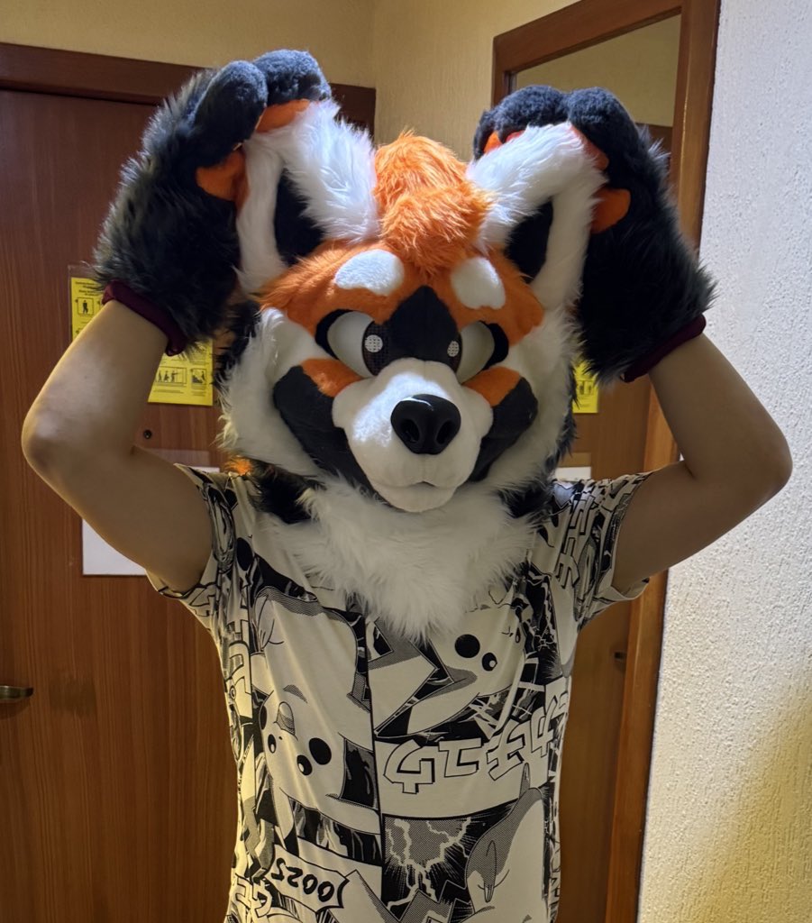 Fluffy ears #fursuitfriday
📸: <a href="/KaronteRyo/">Karonte Ryuu</a>