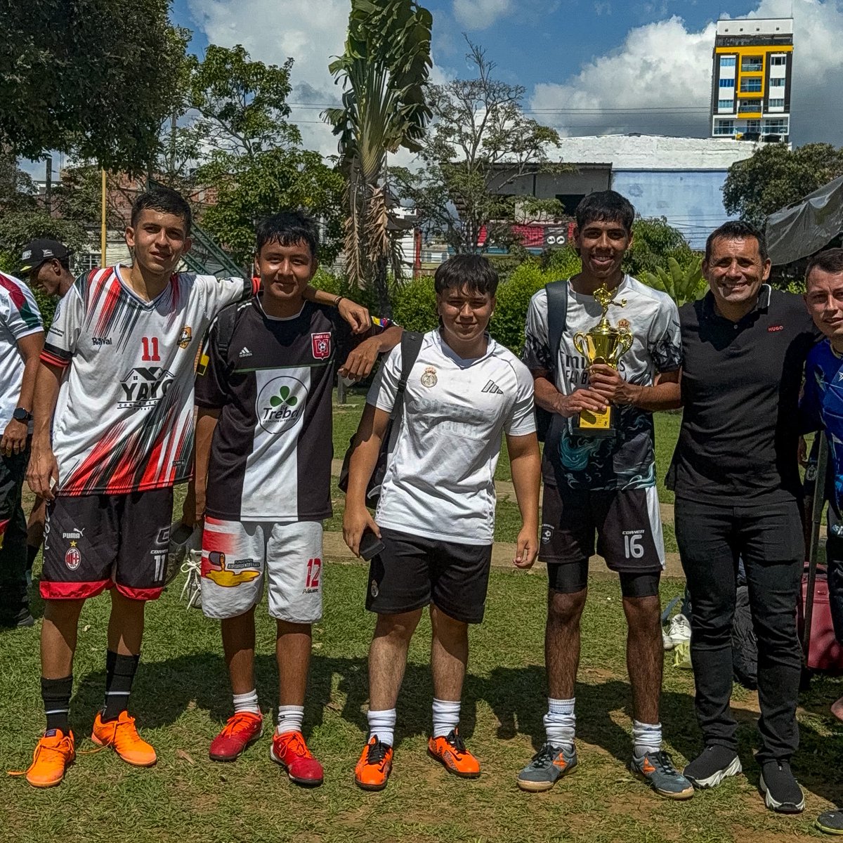 soyluisavilabga's tweet image. Momento de euforia, aplausos, risas y esfuerzo👏🏻Hoy estuve acompañando a los estudiantes uteistas en el Torneo de “Micro fútbol Relámpago”, en donde se destacó la fraternidad y la integración, porque el deporte, NOS UNE💚

@Unidades_UTS