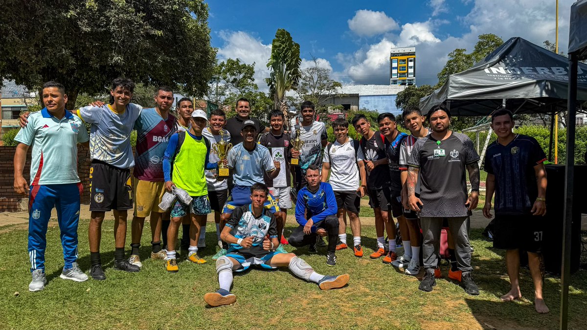 soyluisavilabga's tweet image. Momento de euforia, aplausos, risas y esfuerzo👏🏻Hoy estuve acompañando a los estudiantes uteistas en el Torneo de “Micro fútbol Relámpago”, en donde se destacó la fraternidad y la integración, porque el deporte, NOS UNE💚

@Unidades_UTS
