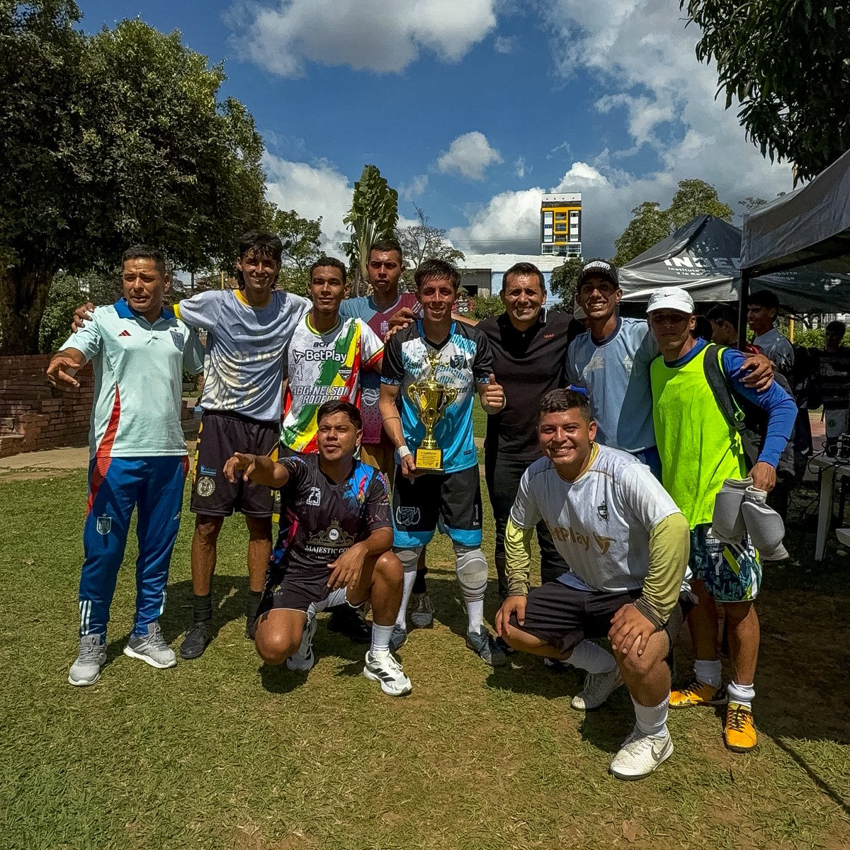 soyluisavilabga's tweet image. Momento de euforia, aplausos, risas y esfuerzo👏🏻Hoy estuve acompañando a los estudiantes uteistas en el Torneo de “Micro fútbol Relámpago”, en donde se destacó la fraternidad y la integración, porque el deporte, NOS UNE💚

@Unidades_UTS