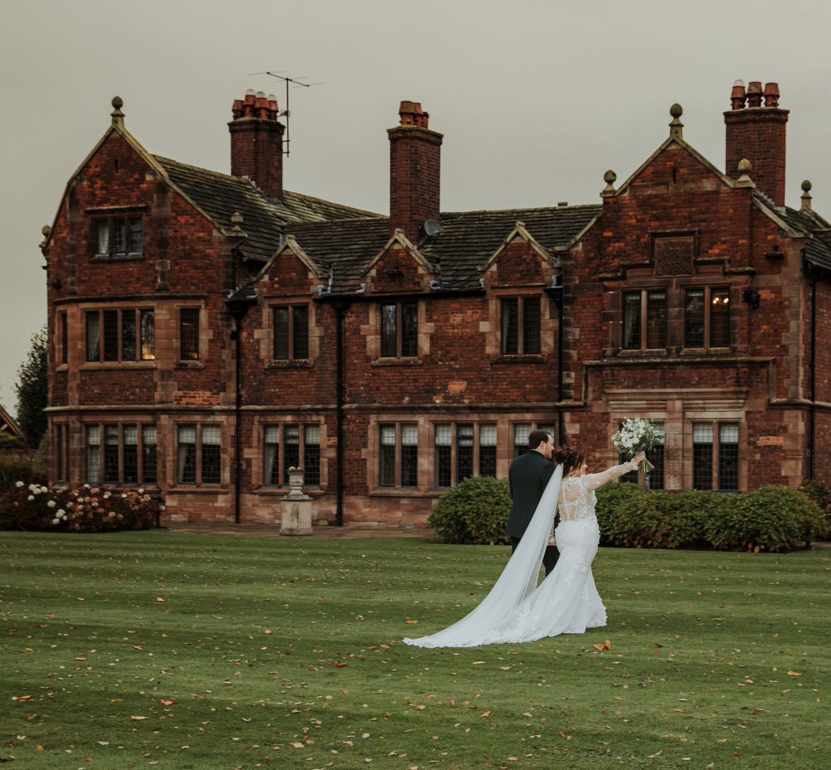 Sam Phillips tweet media