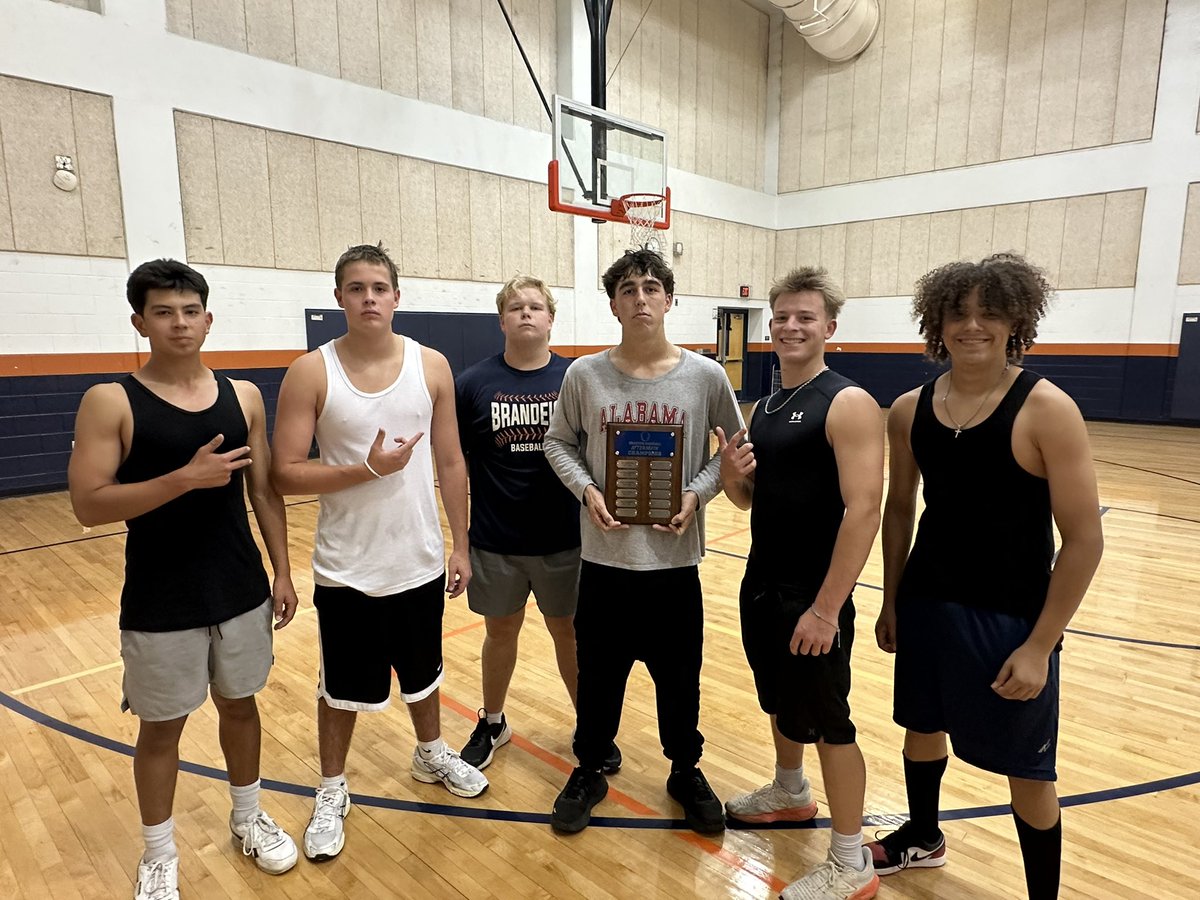 Brandeis HS Baseball tweet media