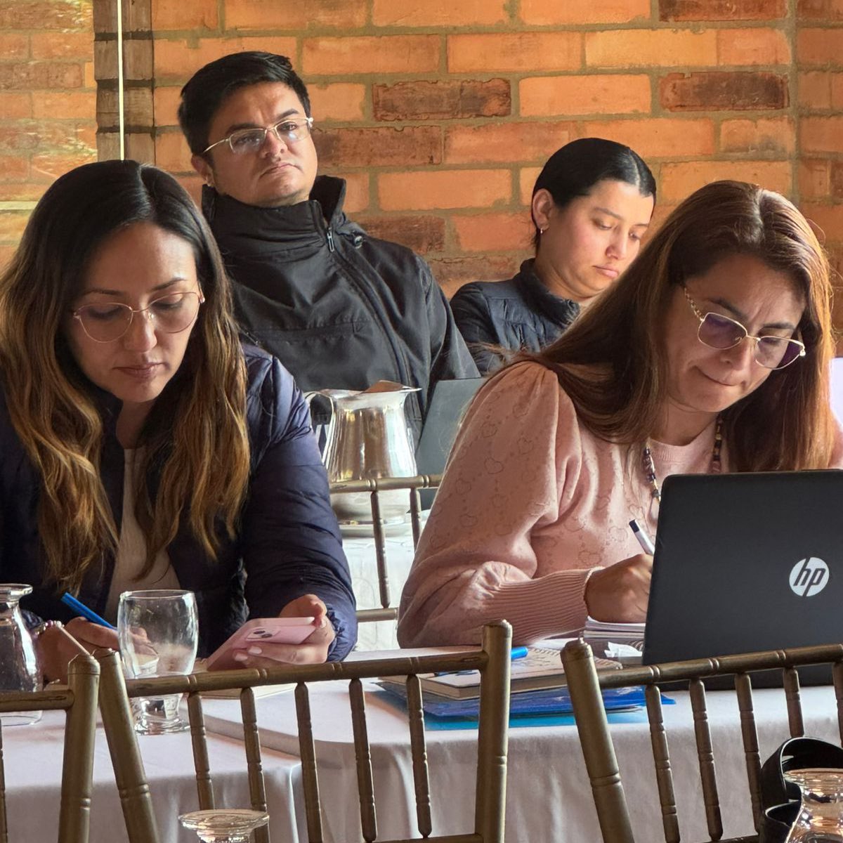 Contralcundinam's tweet photo. Fortalecer las capacidades de nuestros sujetos de control es clave para un ejercicio fiscal más eficiente y transparente.
Hoy desarrollamos la sesión presencial del curso de contratación estatal, dirigida a sujetos de control del departamento. https://t.co/Xb2xwkF1LT