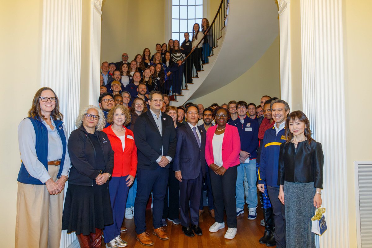 JapanEmbDC's tweet image. Chargé d’affaires Shimada welcomed @GallaudetU Provost Dr. Rashid, @USADSF Chef de Mission Mr. Mansfield &amp;amp; #TeamUSA to a cultural workshop and send-off. Wishing our American friends the best at the #tokyo2025deaflympics. Cheers to successful Games! 🇯🇵🇺🇸