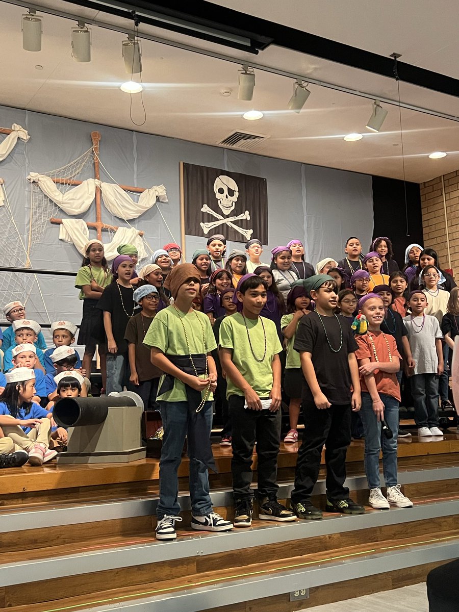 SpringCreekES's tweet image. Roaring Readers was a hit last night as our 3rd and 4th graders took us out to the High Seas! 🏴‍☠️⚓️

The music, the singing, the backdrop, the costumes, and acting were all amazing! A big thank you to Ms. McDonald for putting this all together and Ms. Applebaum for the amazing…