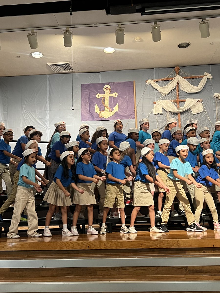 SpringCreekES's tweet image. Roaring Readers was a hit last night as our 3rd and 4th graders took us out to the High Seas! 🏴‍☠️⚓️

The music, the singing, the backdrop, the costumes, and acting were all amazing! A big thank you to Ms. McDonald for putting this all together and Ms. Applebaum for the amazing…
