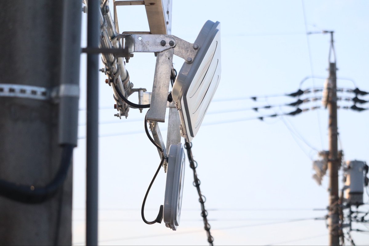 Yusuke30831708's tweet image. NS低コストフラット型矢印灯生産開始されたようです