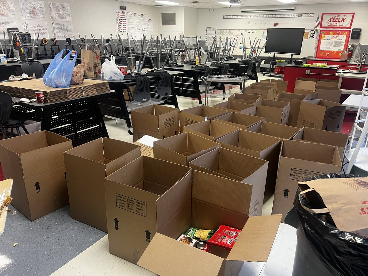 SCreekLife tweet media