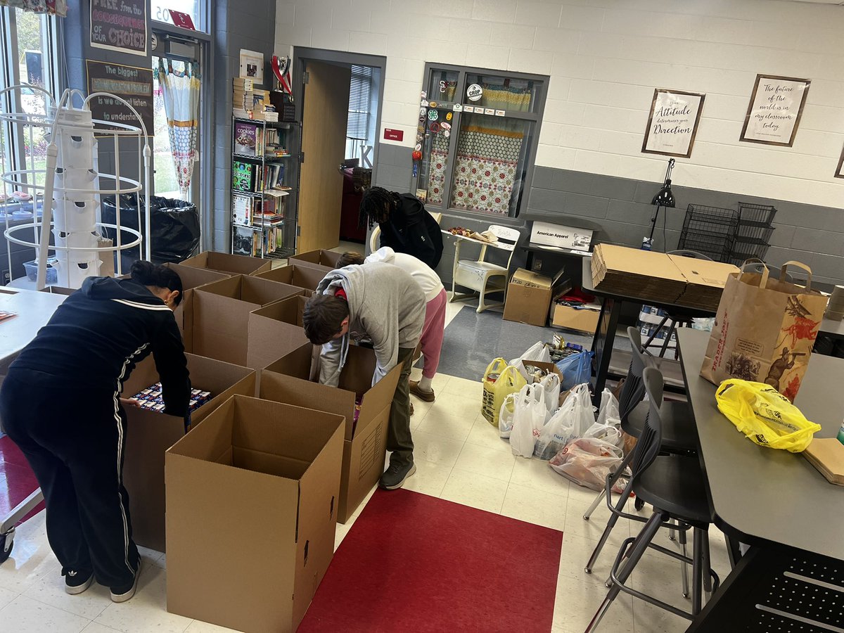 SCreekLife tweet media